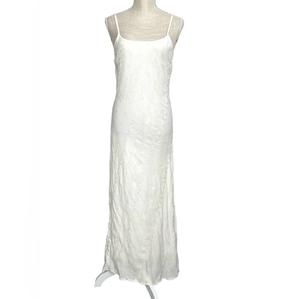 White House Black Market
Embroidered Off White Maxi Dress Size 10